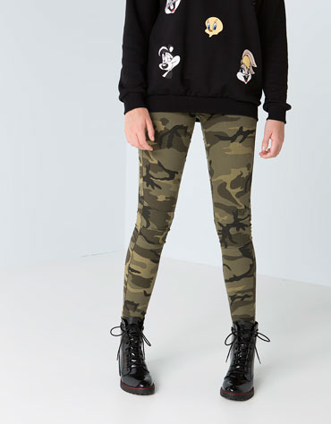 http://www.bershka.com/es/es/bsk/bsk/new/legging-bsk-algod%C3%B3n-detalle-neopreno-c1132014p4170015c505.html