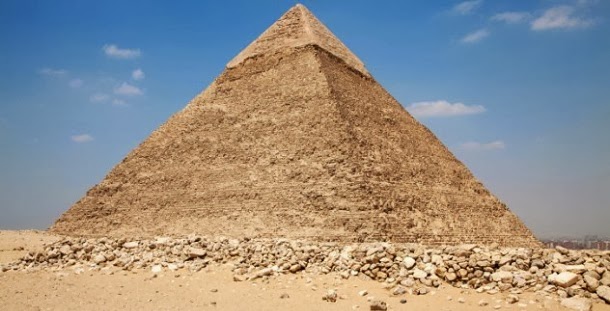 Descoberta antiga pintura em túmulo perto da grande pirâmide de Gizé