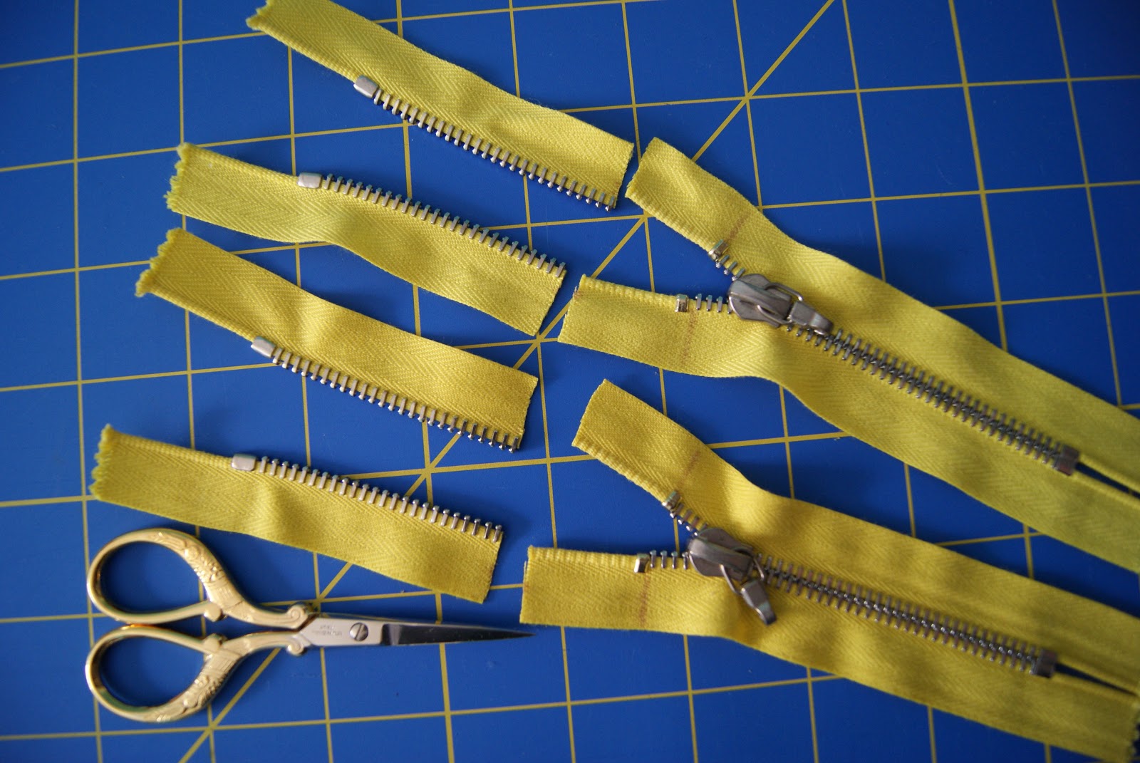 nest full of eggs Shortening Metal Zippers from the Top Tutorial