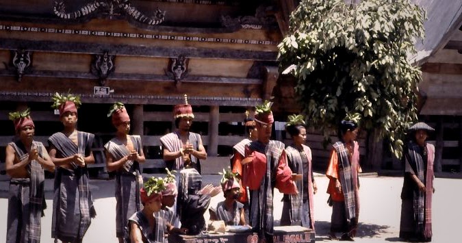 Kemendikbud akan urus klaim Malaysia atas Tor-tor - BATAK MUSIK