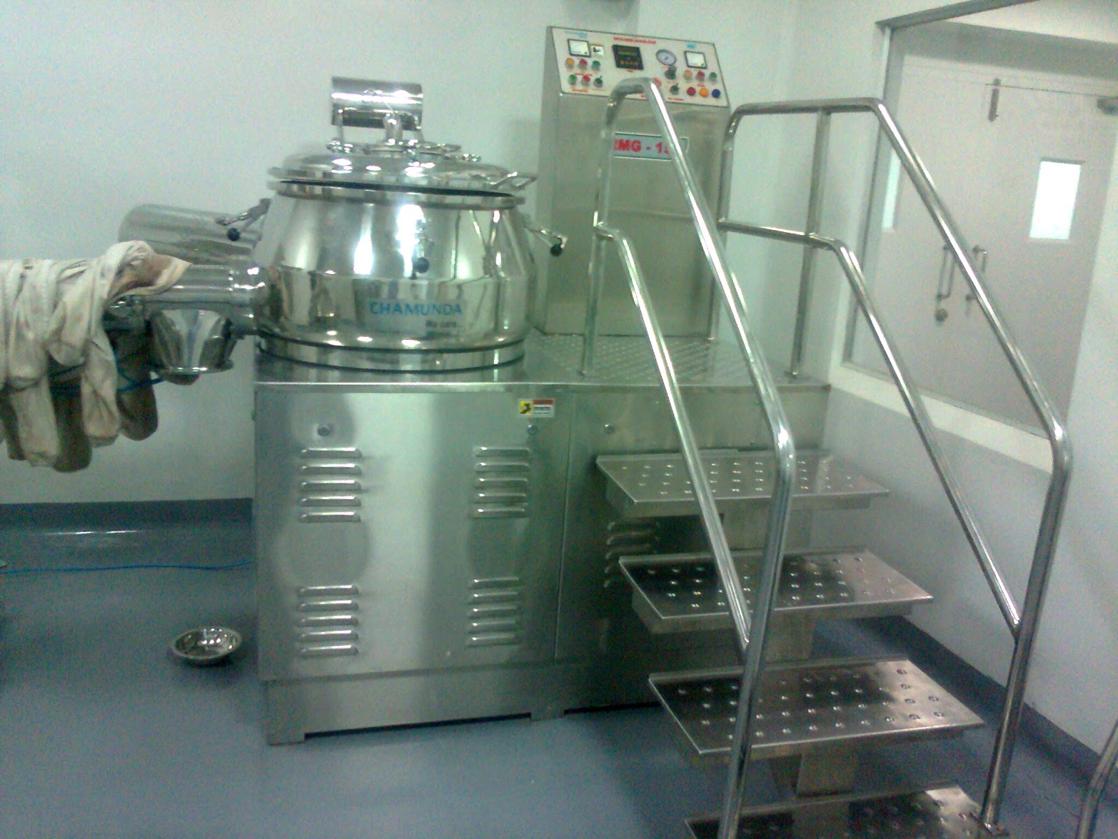 Common Machineries Used in Pharmaceutical Tablet Manufacturing
