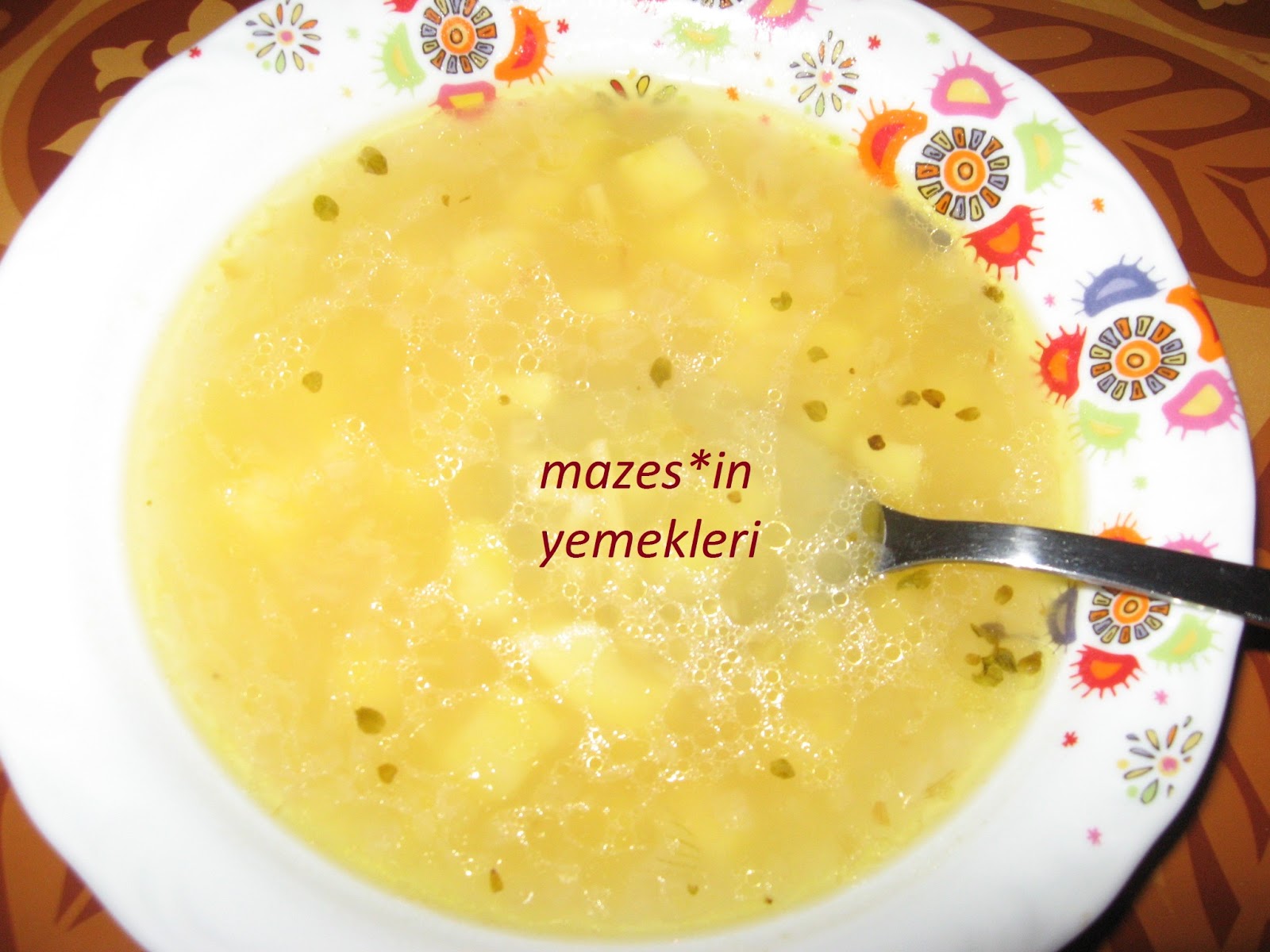 MAZES�İN YEMEKLERİ BASİT ÇORBA,LİMON TUZU İLE