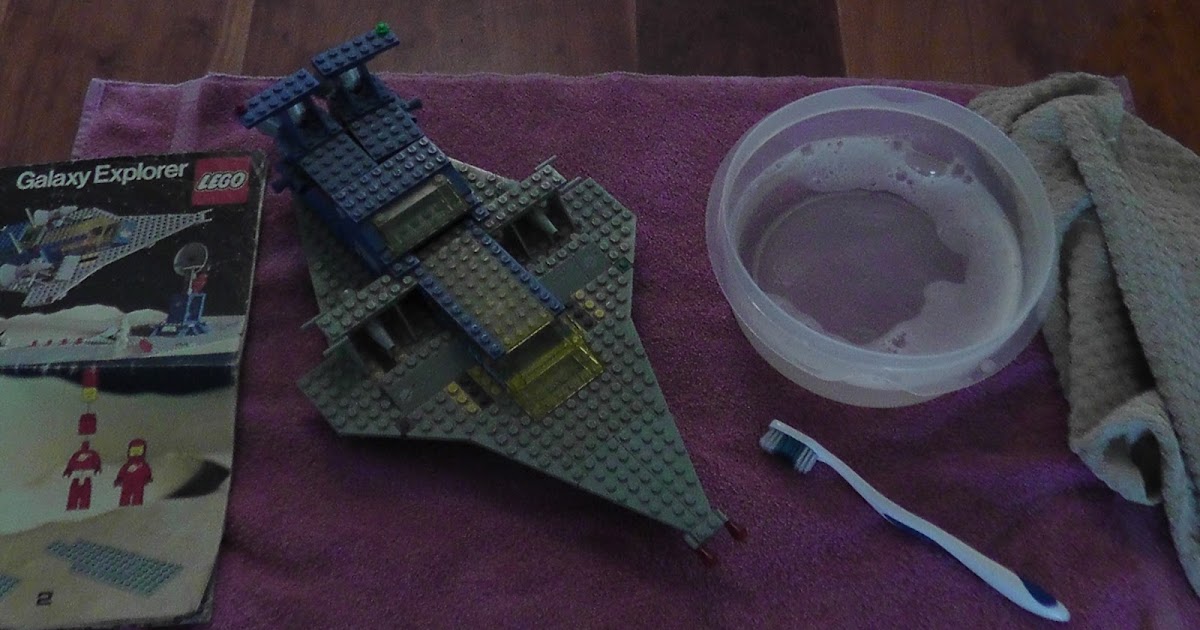 The Brick Worm how to dust a Lego model.