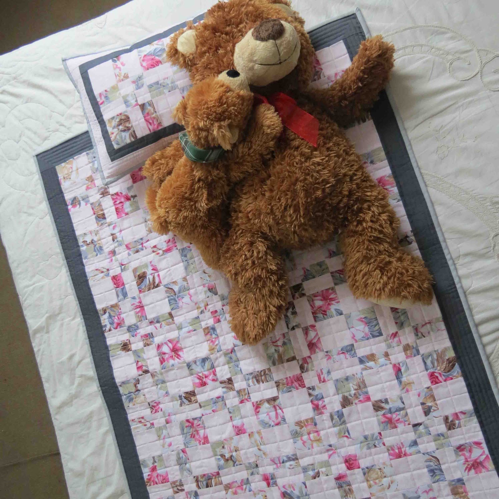 Mia's Creations Cot Quilt & Pillowcase