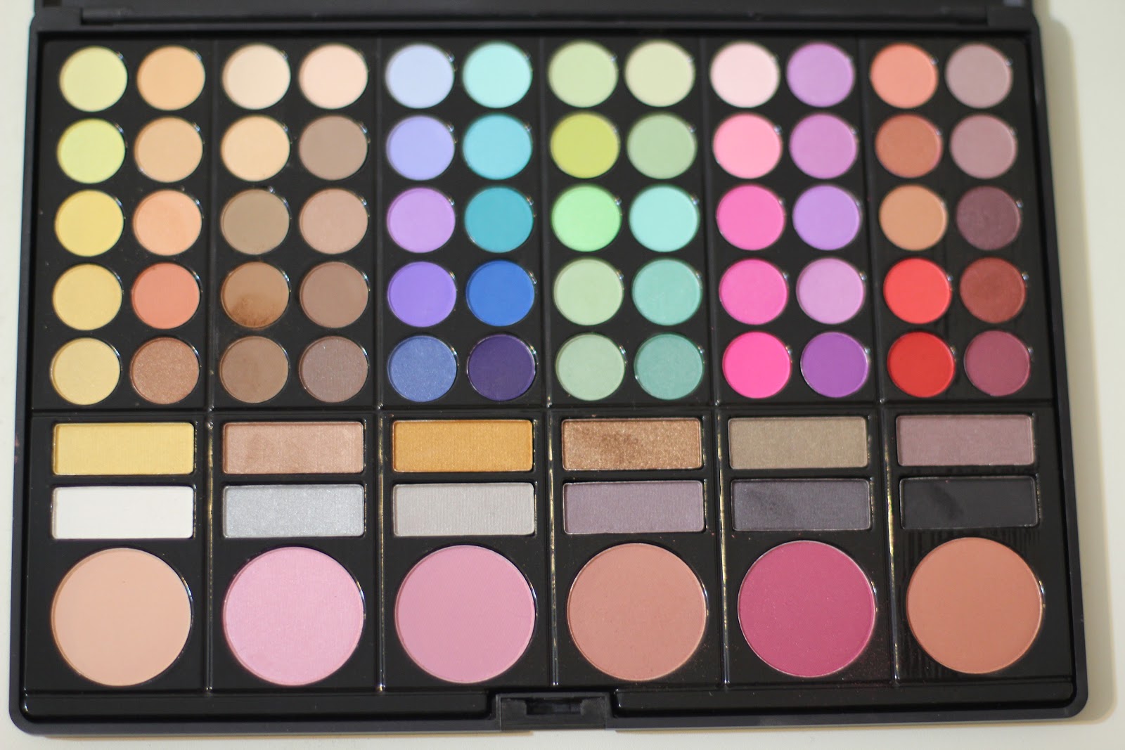 78 Color Eyeshadow/Blush Giveaway!