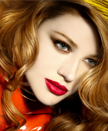 Beautiful Woman Pics on Latest Lip Liner Tips     Beautiful Women Lips Beauty Tips   Pakistan