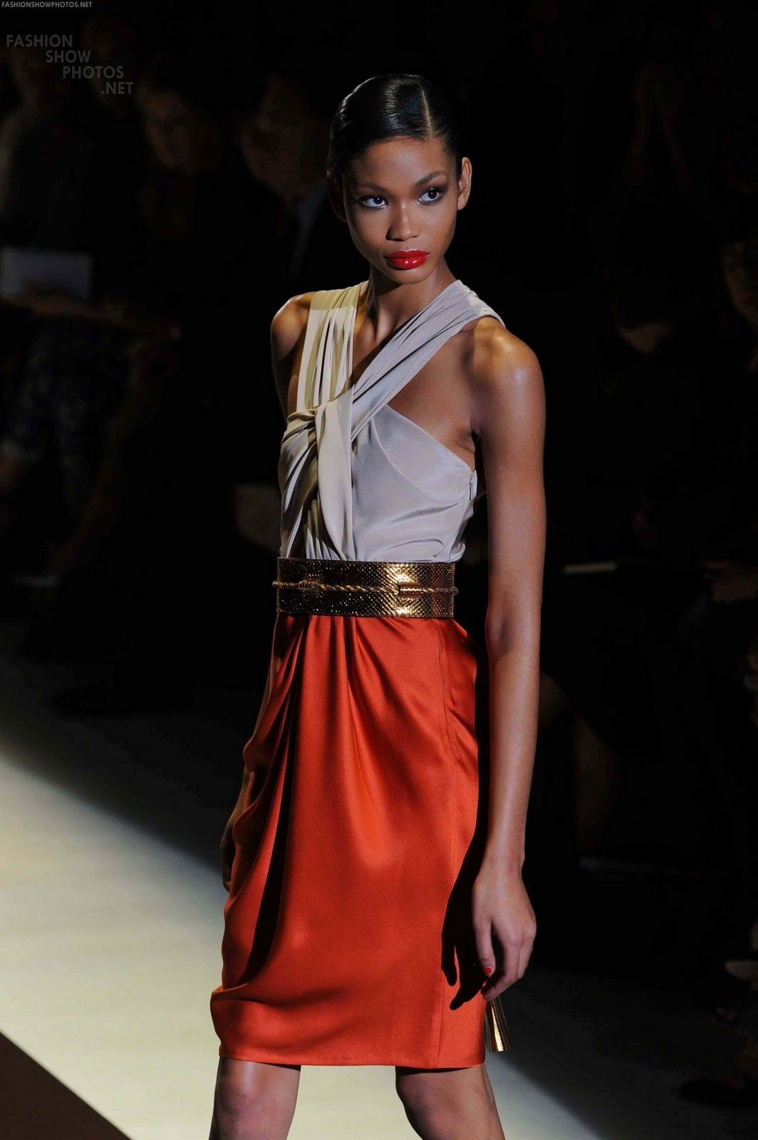http://4.bp.blogspot.com/-CG6ia-uBULE/TWDSLMOOJRI/AAAAAAAAJJ4/SZK1yvNPjEk/s1600/Gucci+SS+2011+%252813%2529.jpg