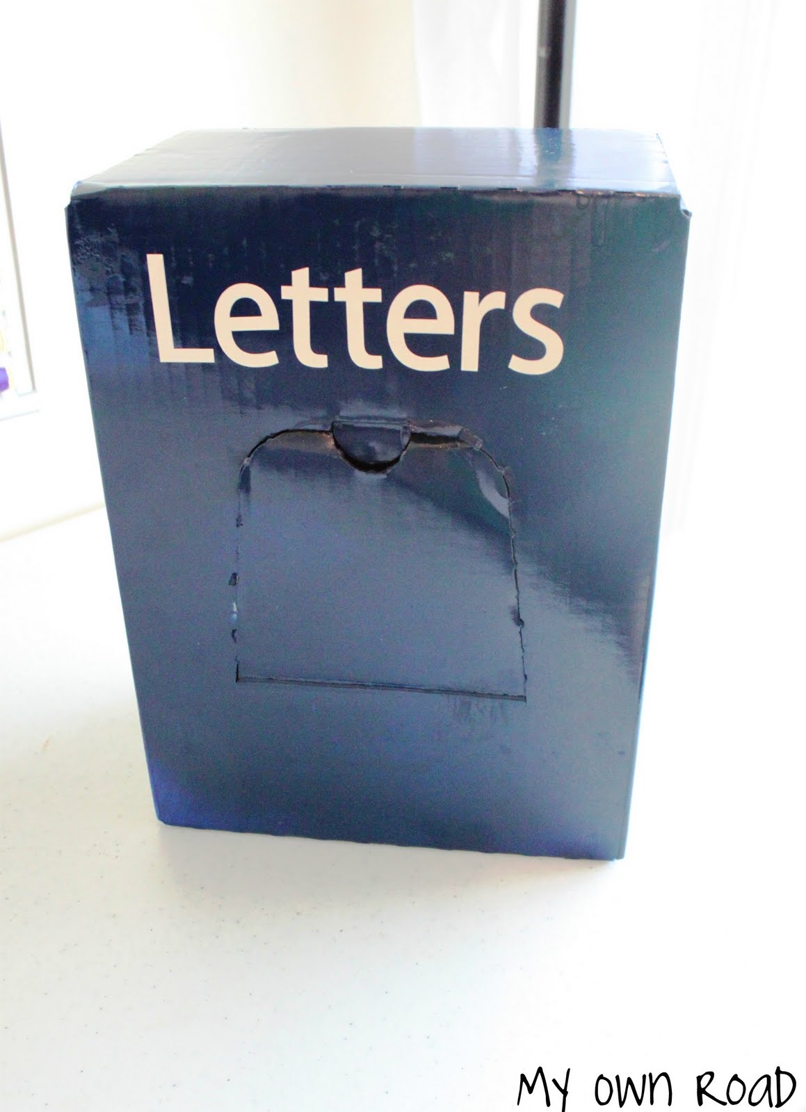 My Own Road Mailbox from a cardboard box tutorial