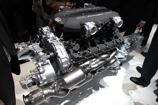 http://4.bp.blogspot.com/-CGxzR76HfcQ/Tbknys2wtUI/AAAAAAAAAe0/BVrr98GSCEs/s640/2012-Lamborghini-Aventador-concept-cars-engine.jpg