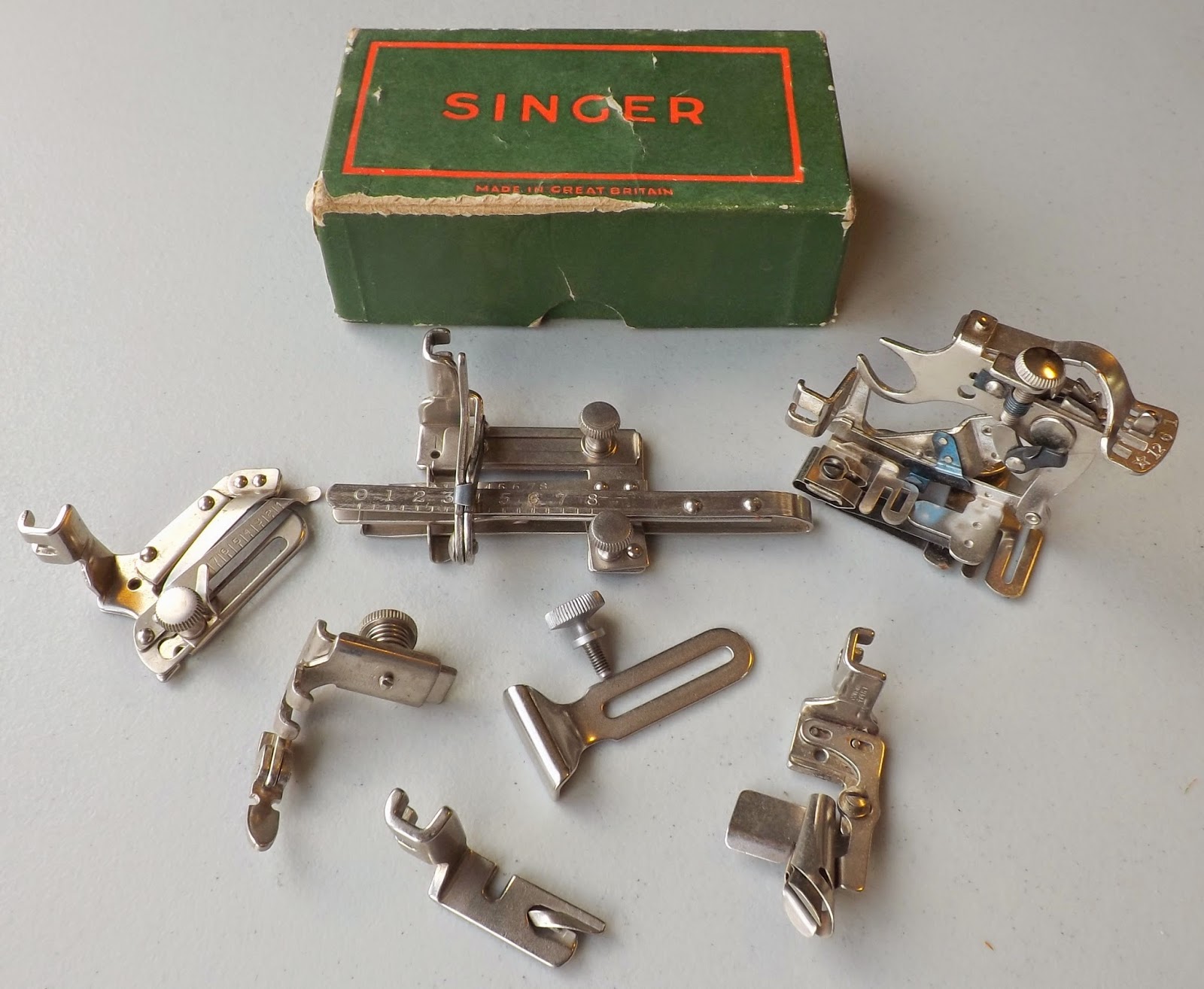 ANTIQUE and VINTAGE SEWING MACHINES WANTING a NEW HOMES!! : Singer low