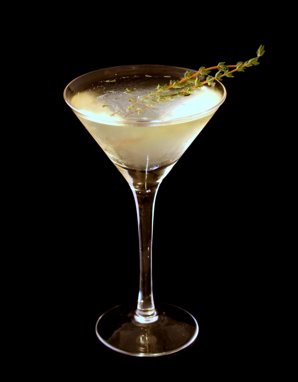 Manfort Martinis Thyme Warp Martini