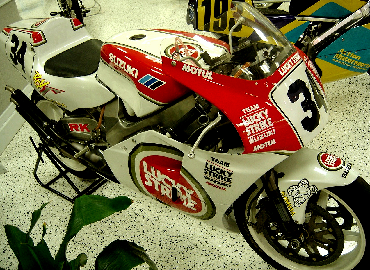 Lucky+strike+suzuki+rgv500