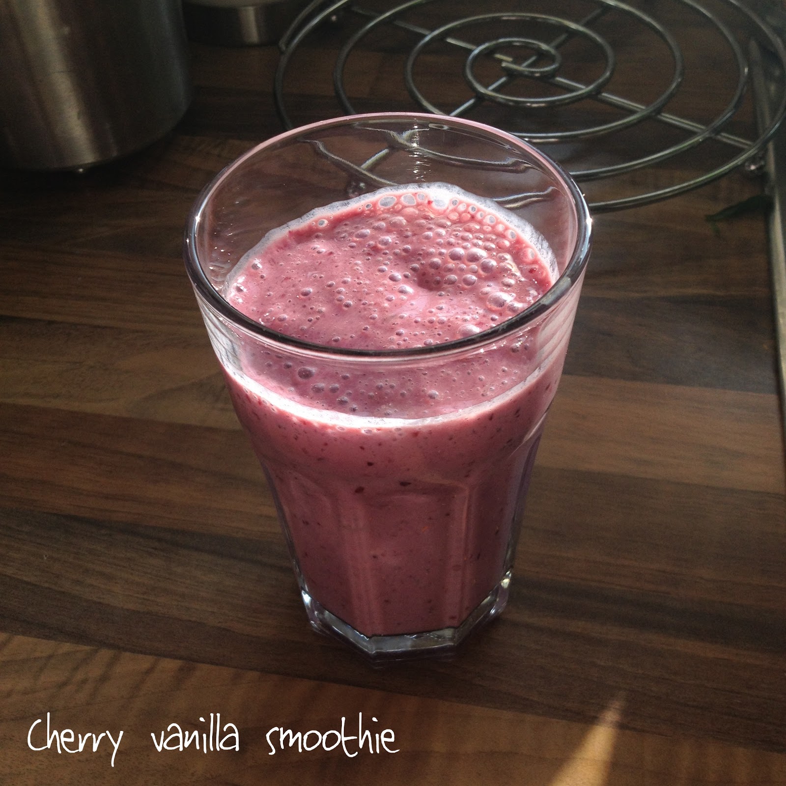 Baking Beautiful 5 Healthy Smoothies Under 200 Calories!