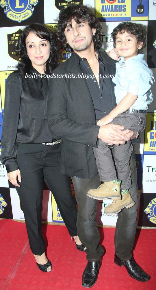 Bollywood Star Kids: Sonu Nigam With His Son Nevaan at an Awards Ceremony