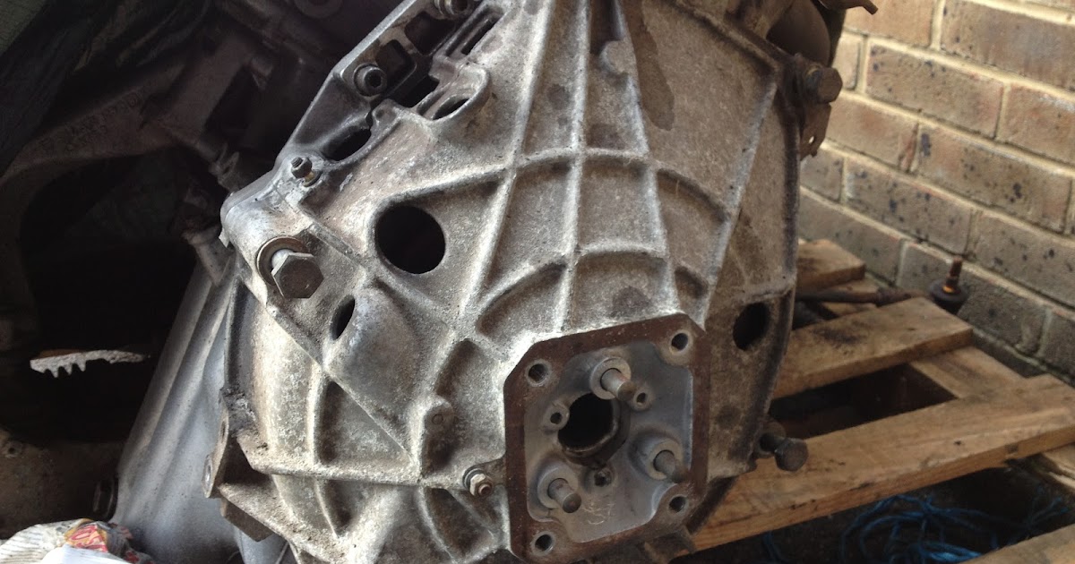 Living with a Porsche 944 Bellhousing & Clutch fork removal