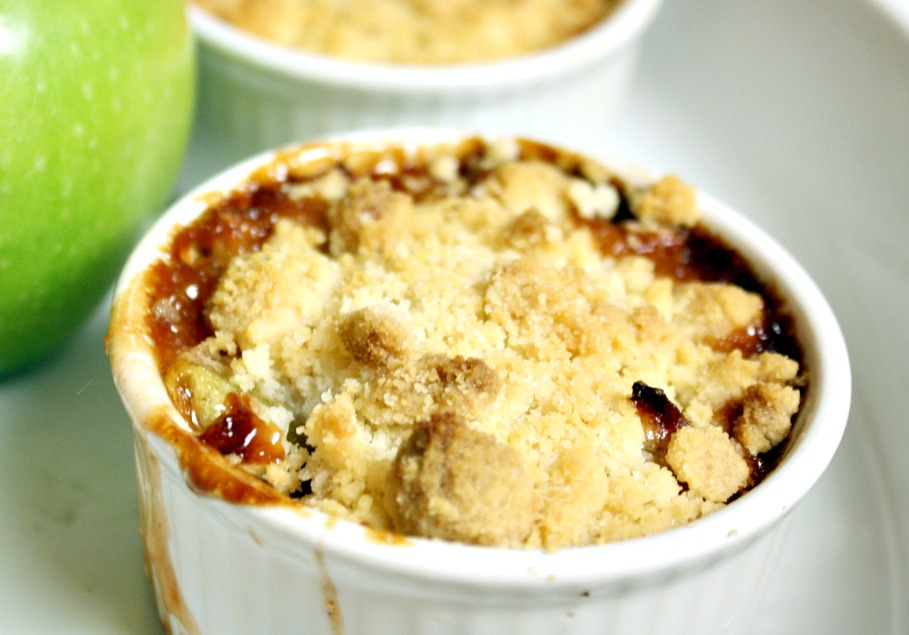 Our Eyes Eat First Caramel Apple Crumble