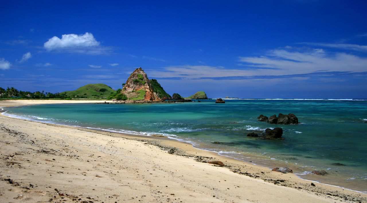 PESONA INDONESIA  PANTAI SENGGIGI