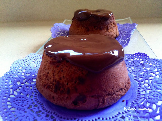 Muffins De Chocolate, Frambuesa Y Plátanos
