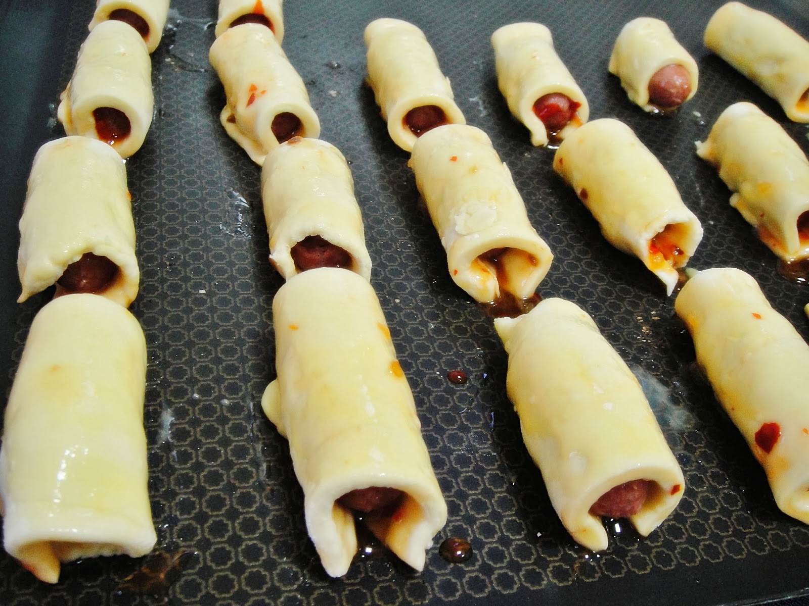 Maryam's Culinary Wonders 585. Thai Sweet Chili Sausage Rolls