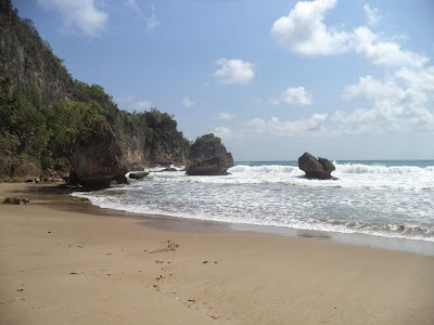 Pantai Dangkal sisi timur
