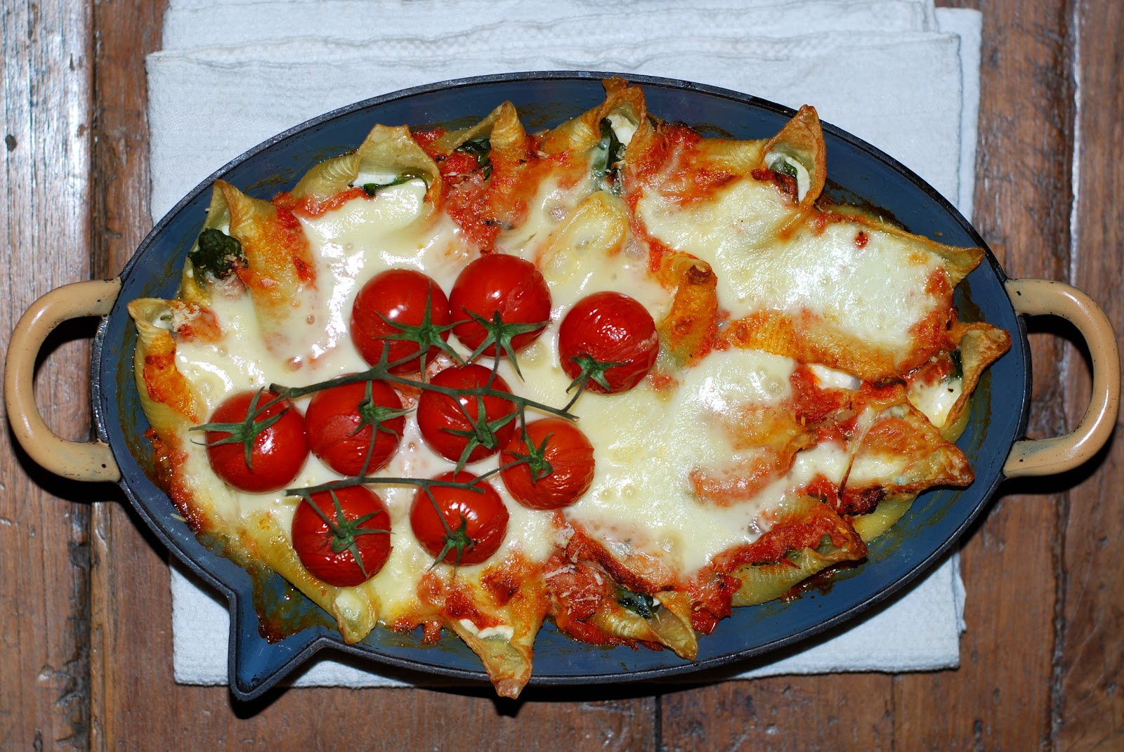 In de keuken: pastaschelpen met kaas uit de oven Keuken rode pasta