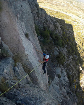 EZEQUIEL+EMILIO AL PICO DE LA MIEL (150m, V+) 2019