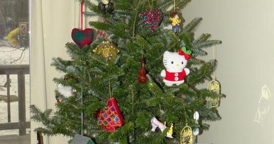 Murchyks Are Cats Table Top Christmas Tree Is The Best Solution