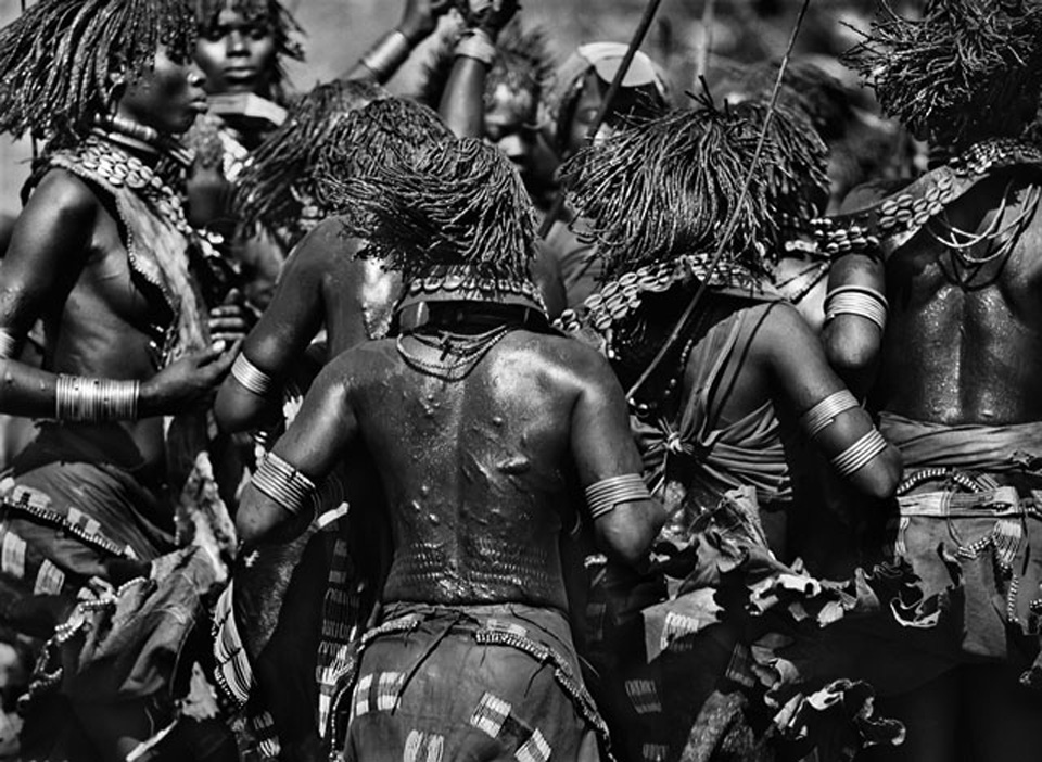 Galeria Tempo. Sebastiao Salgado. Etiopia, da serie genesis. 2007.