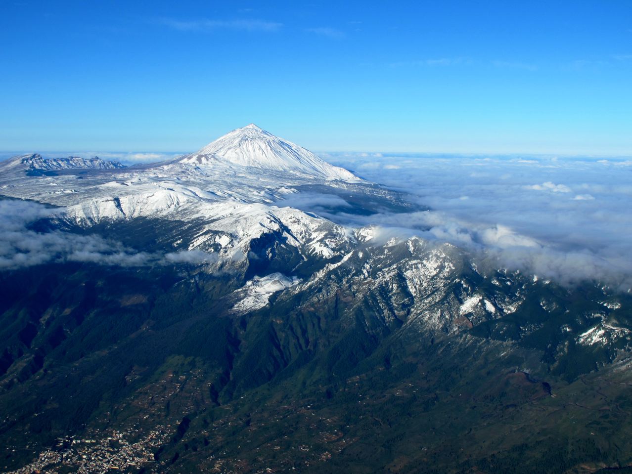 El Teide Nevado, fotos tomadas desde el cielo – Rincón Abstracto