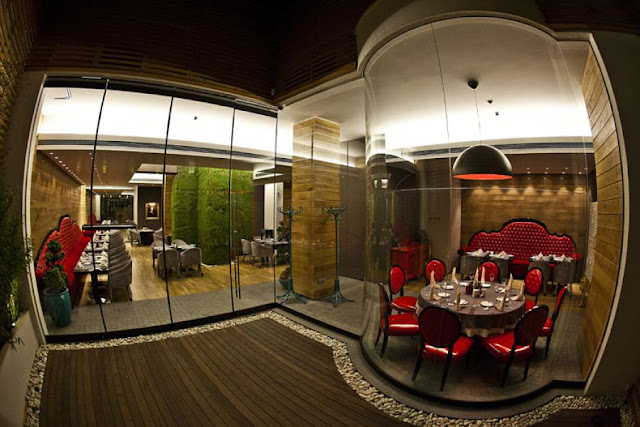 Picture of Red Canape restaurant interiors as seen through the glass wall