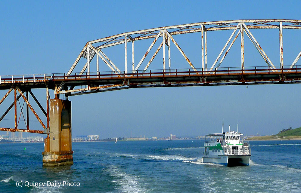 Quincy Daily Photo November 2011