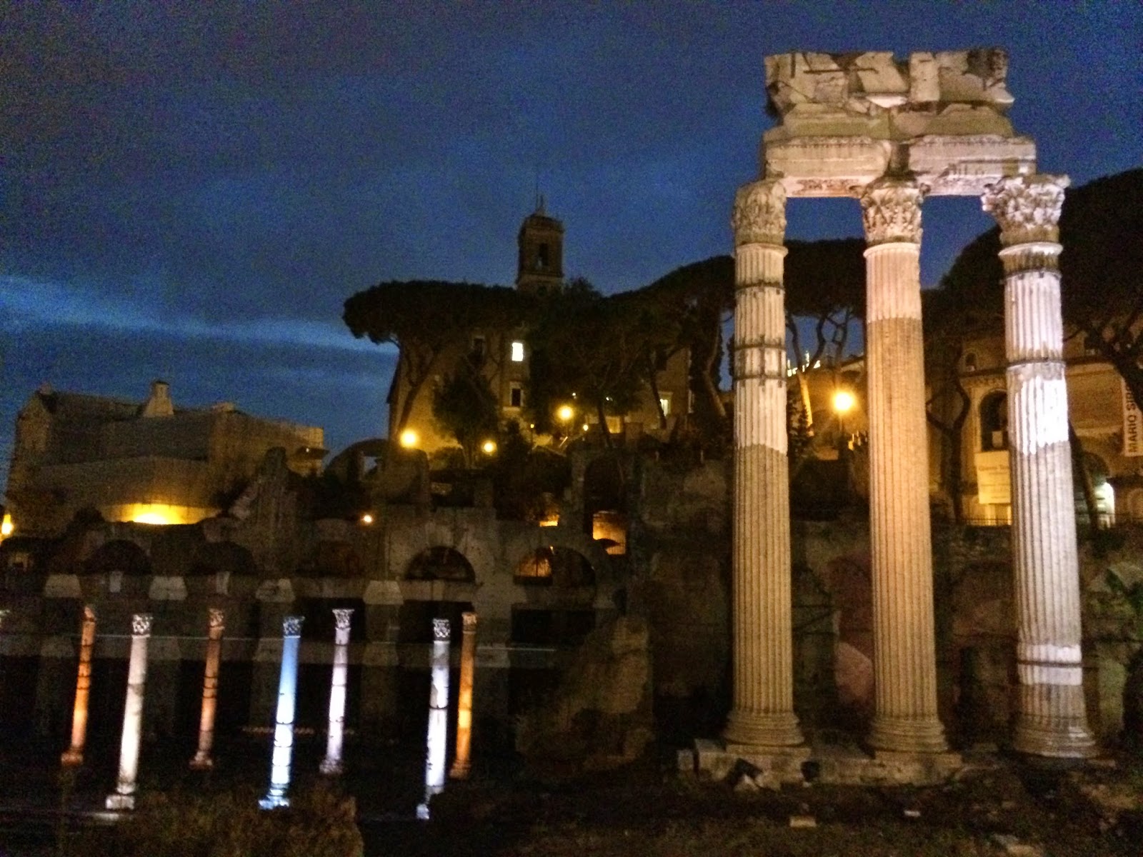 Monuments-At-Night-Roma-5-Things-I-Adore-About-Rome