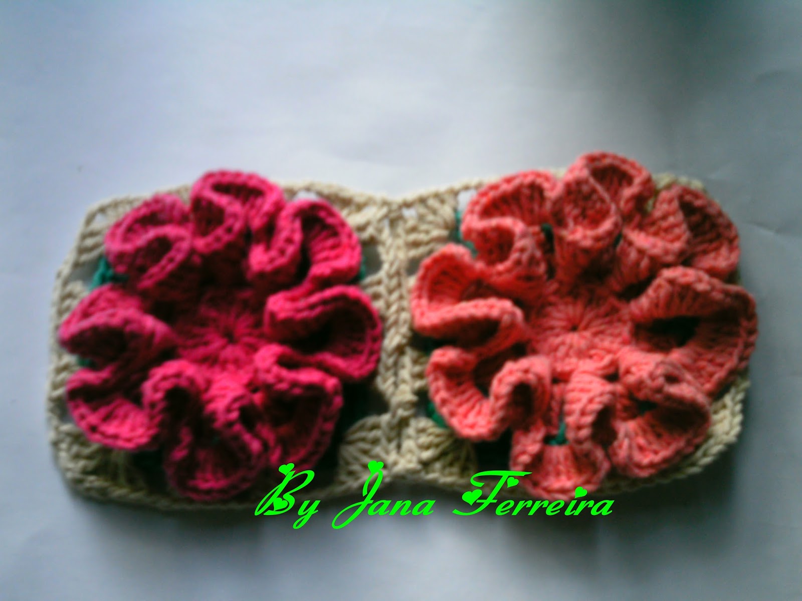 Cantinho da Jana Passo a passo de como emendar quadrado em crochê