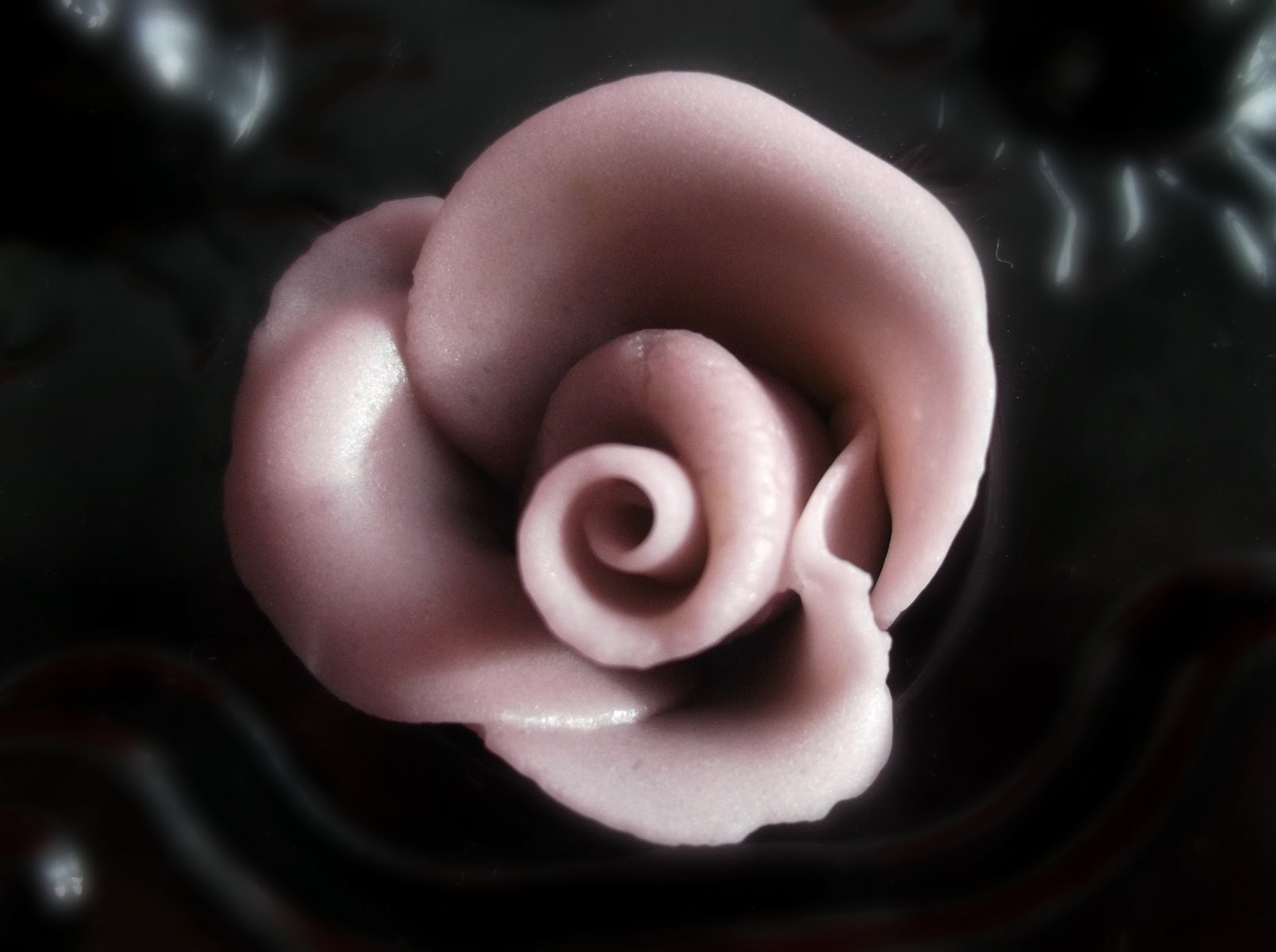 Lick The Spoon How to Make Basic Rolled Fondant or Gumpaste Roses
