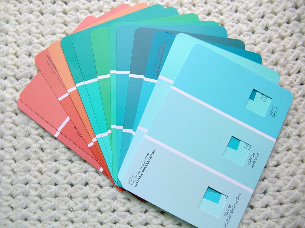 ORDINARY MOMMY DESIGN DIY Paint Chip Dry Erase Calender Tutorial.