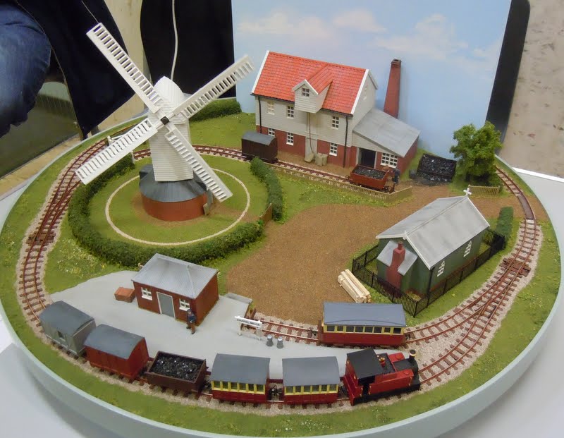 Michael's Model Railways Anyone for Pizza?