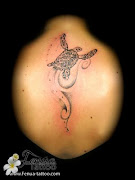 . que la personne qui porte ce tatouage car cette réalisation est UNIQUE tatouage de tortue polynesienne et points dans le haut du dos par tahiti tattoo sanary dans le var entre marseille et toulon
