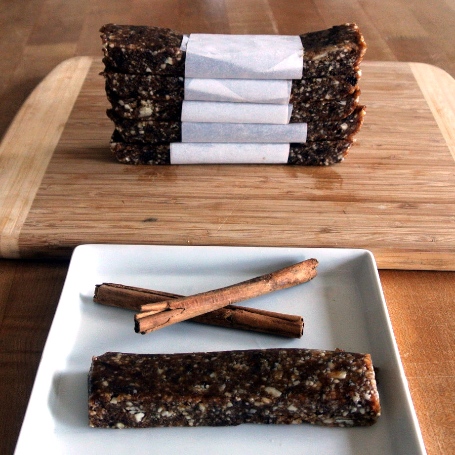 Mom, What's For Dinner? Raw Vegan Cinnamon Roll Larabars