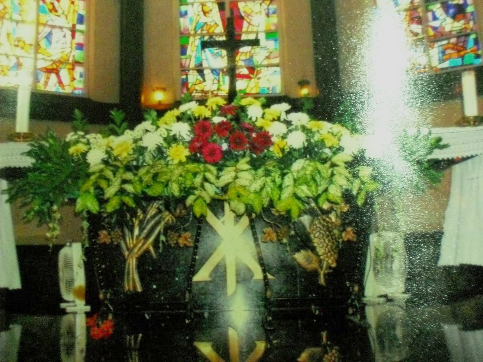 Rangkaian Bunga Altar