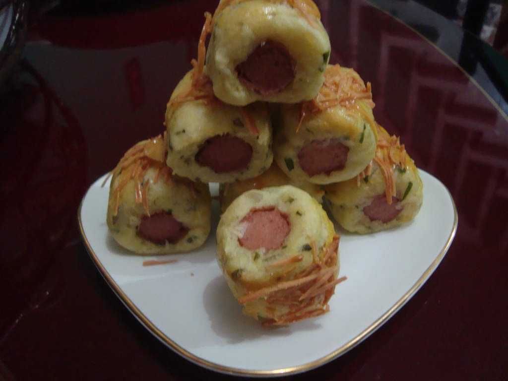 Dapur Khatulistiwa SINGKONG GULUNG SOSIS