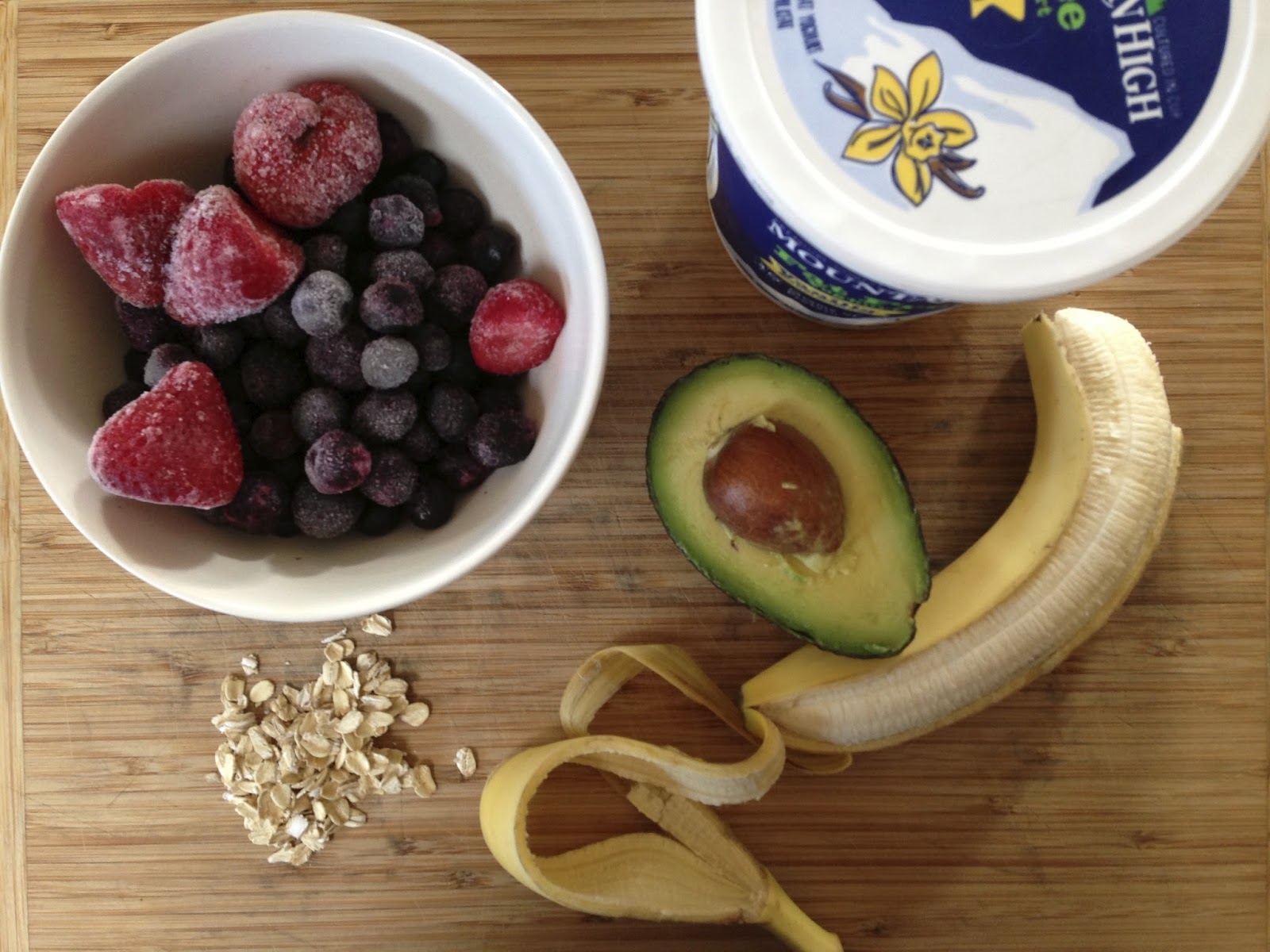 There's no tv in my dorm room! The right way to eat a smoothie