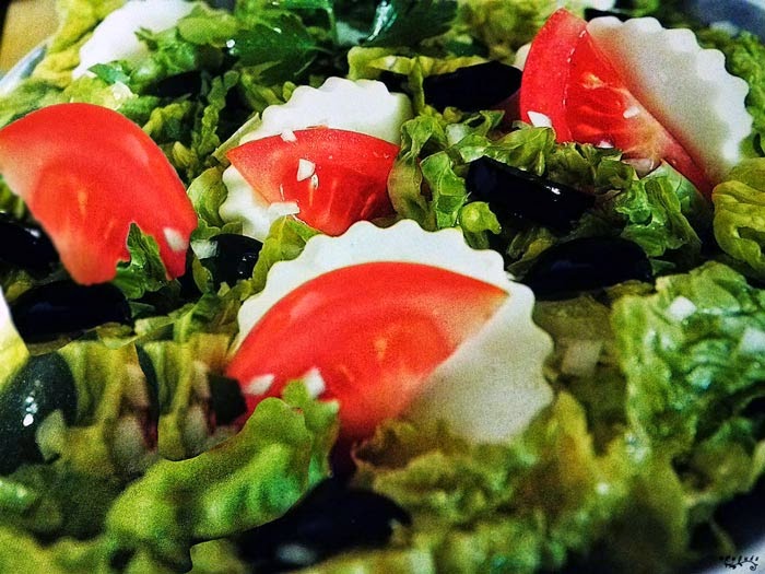 Ensalada de queso fresco y tomate templado alimentación, ensalada, ensaladas, queso, receta, sana, tomate