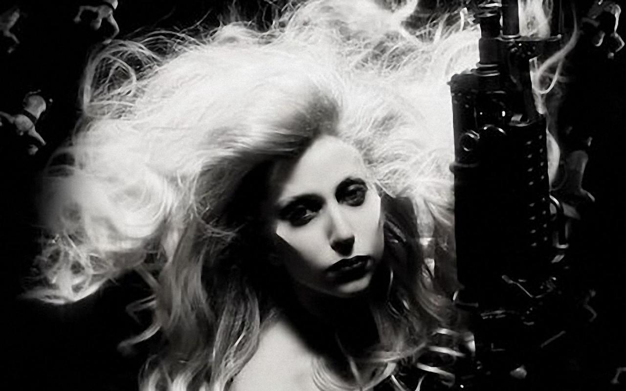 http://4.bp.blogspot.com/-CaeTt9hTIII/TetORoeyhjI/AAAAAAAAAEc/3jUdvsOHrtE/s1600/lady_gaga_64407-1280x800.jpg