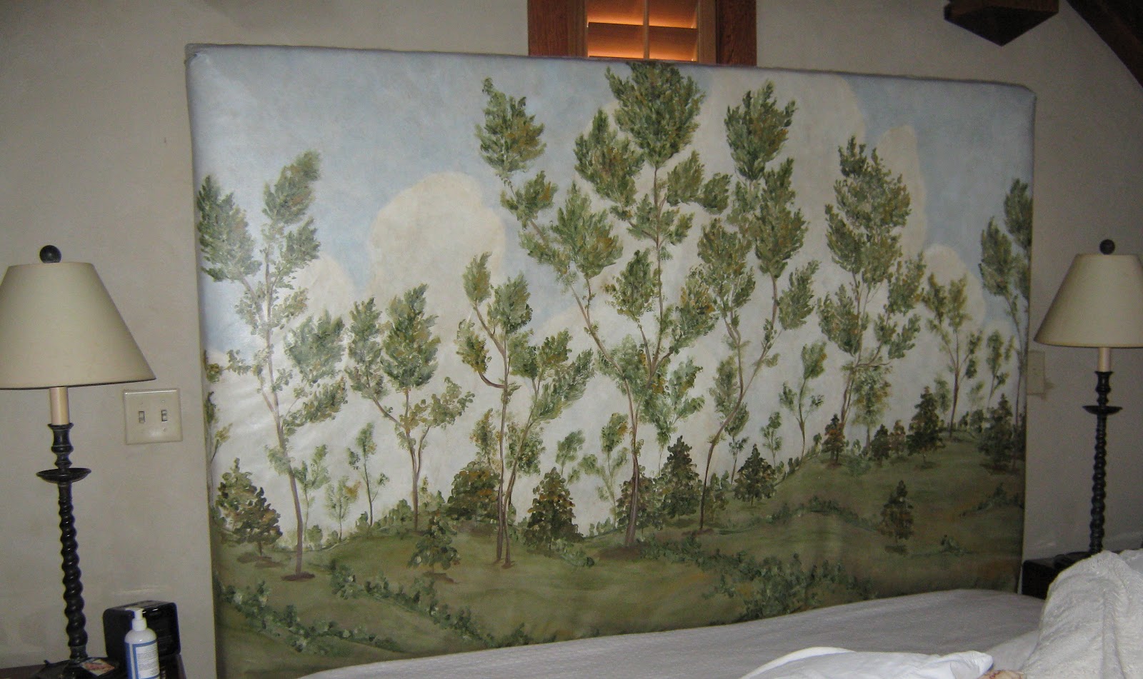 LYNDA BERGMAN DECORATIVE ARTISAN PAINTING A HUGE CANVAS TO COVER A HEADBOARD