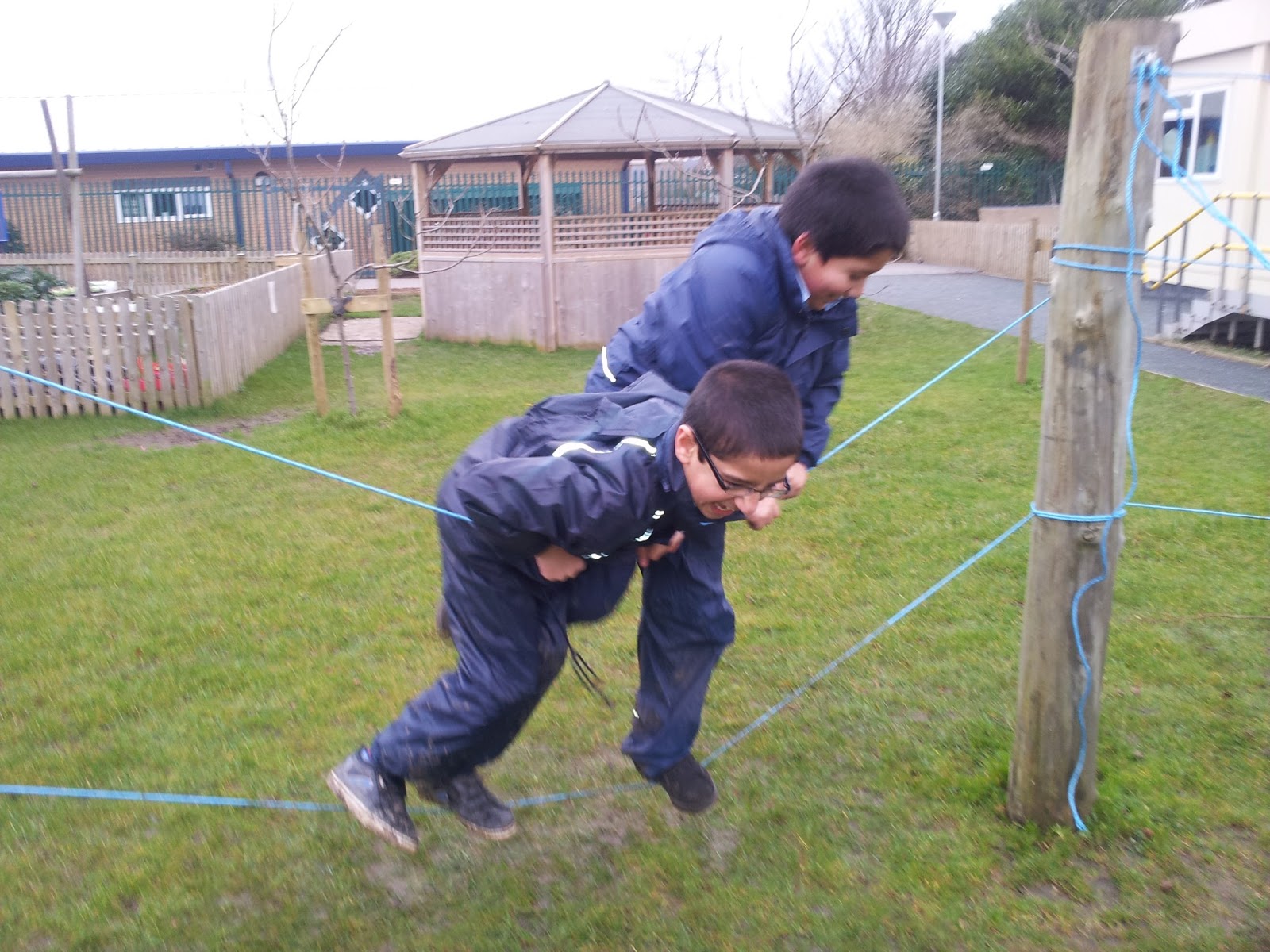 Fagley Primary Forest School Reef Knots and Rope Bridges