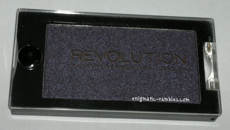 Makeup Revolution Single Eyeshadow I Won't Be Alone swatch-review-Makeup-Revolution-Single-Eyeshadow-I-Wont-Be-Alone