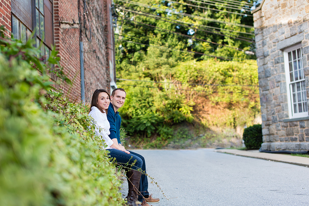 IMAGE: http://4.bp.blogspot.com/-Cet4hzFI1tc/UkDEjCYkM6I/AAAAAAAAAHE/_lx6KB6ysYI/s1600/EllicottCityEngagement4.jpg