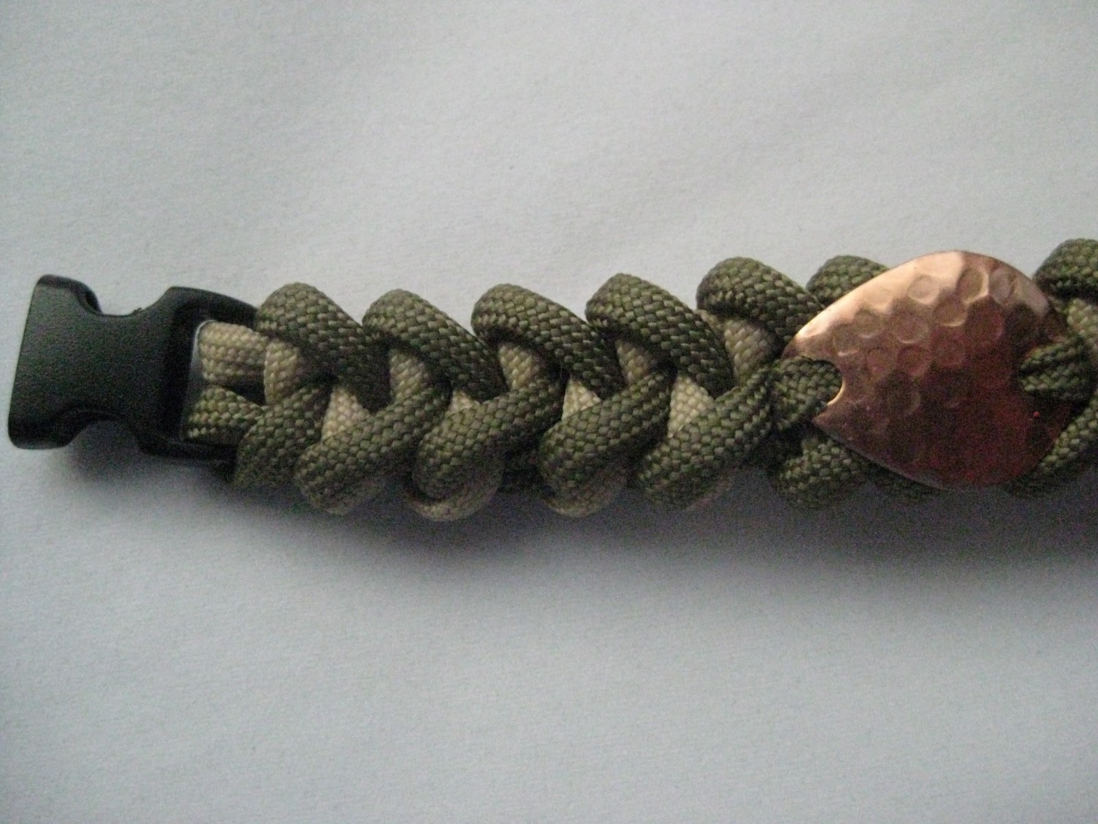 Paracord 101 Lure Spinner Charm Paracord Bracelet
