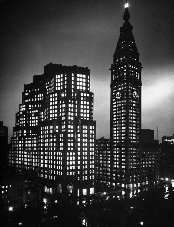 ... Life Insurance Company Tower at night, Madison Square, New York City
