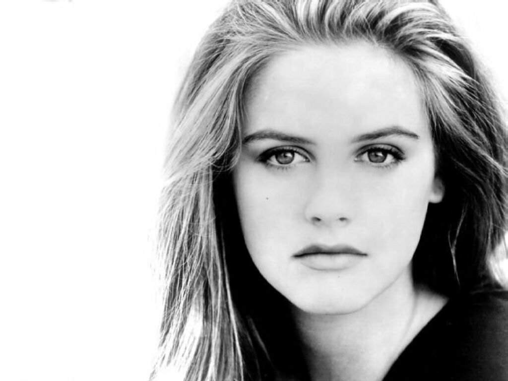 http://4.bp.blogspot.com/-CgCCVdt63o4/Tkw0aKGaBMI/AAAAAAAAAnU/9fLVkiTGnFM/s1600/Alicia-Silverstone.jpg